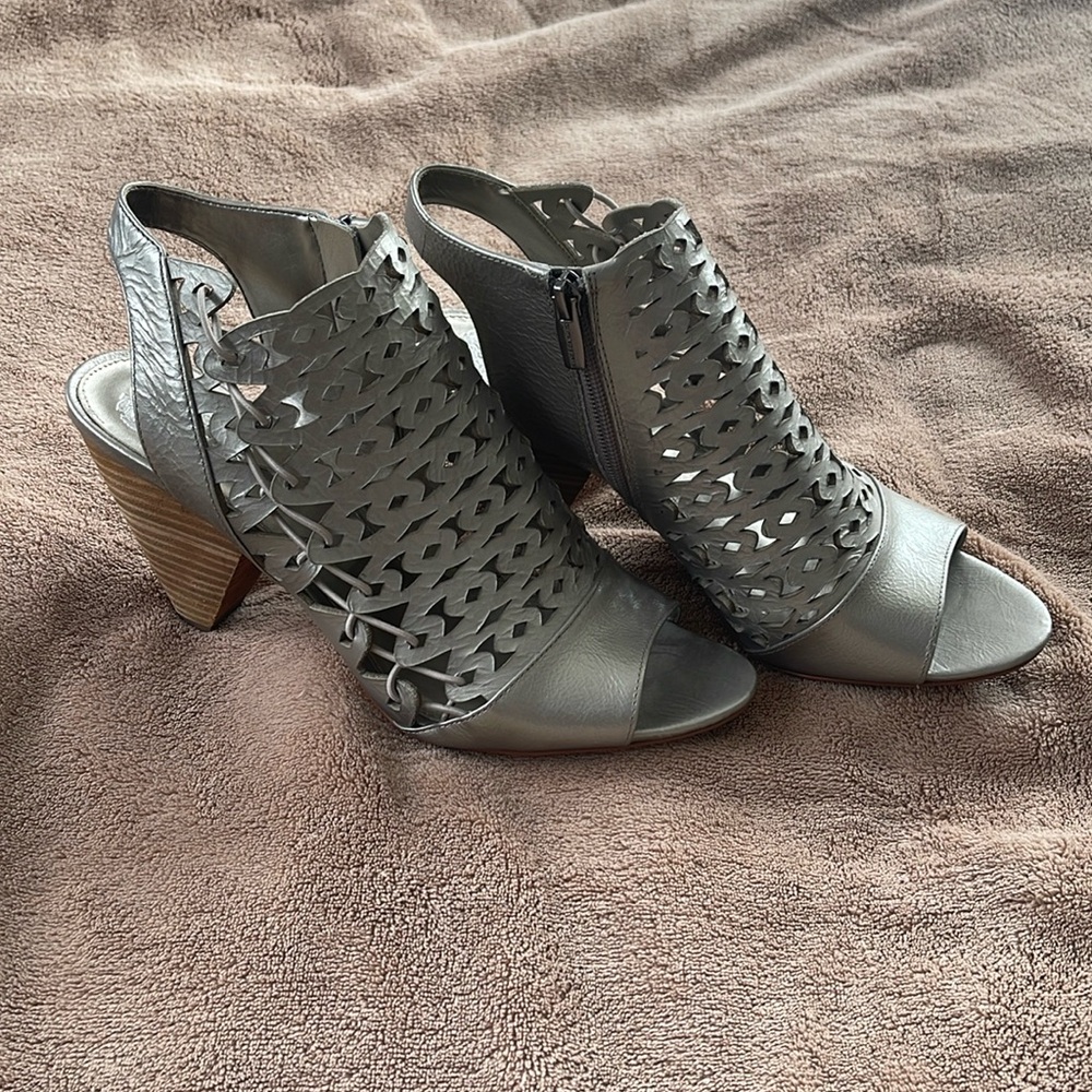 Vince Camuto Emberla Sandal size 10
